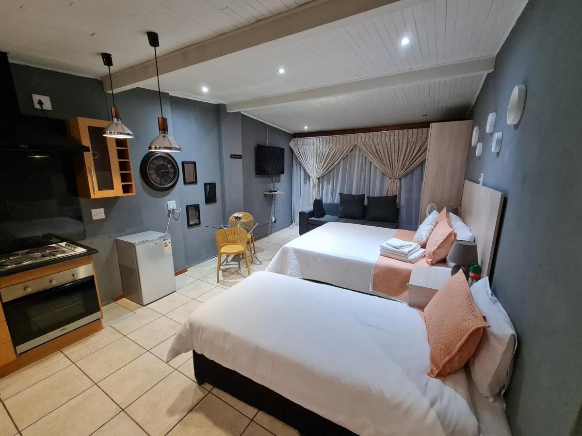 Mia Hills Guest House Hartbeespoort Buitenkant foto