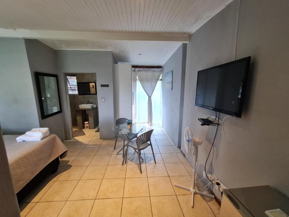 Mia Hills Guest House Hartbeespoort Buitenkant foto